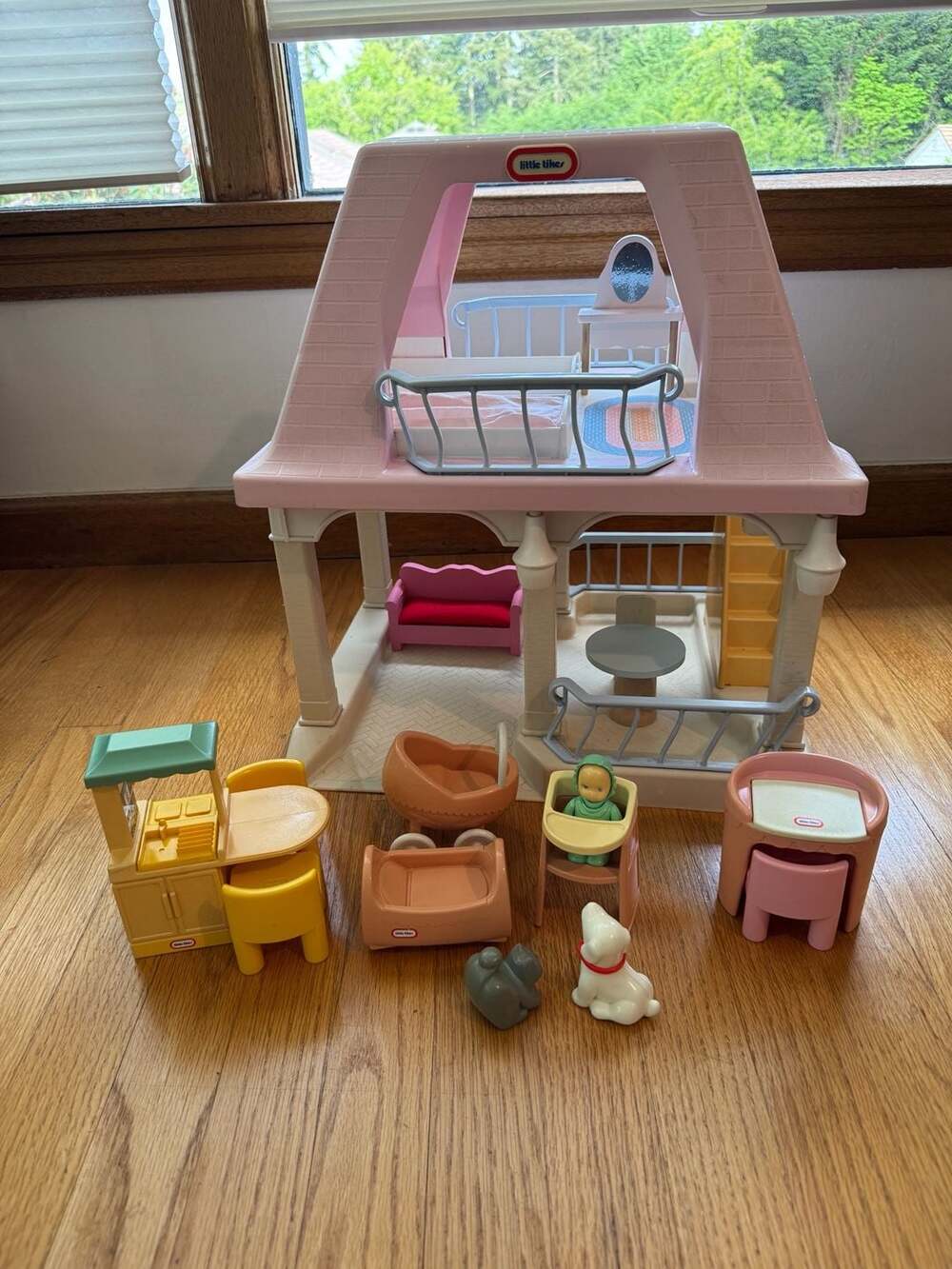 Vintage Little Tikes Grandma's Cottage Dollhouse
 with Furniture and Figures